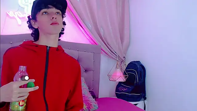 SexyJuliii21 online show from February 27, 2025, 3:25 am