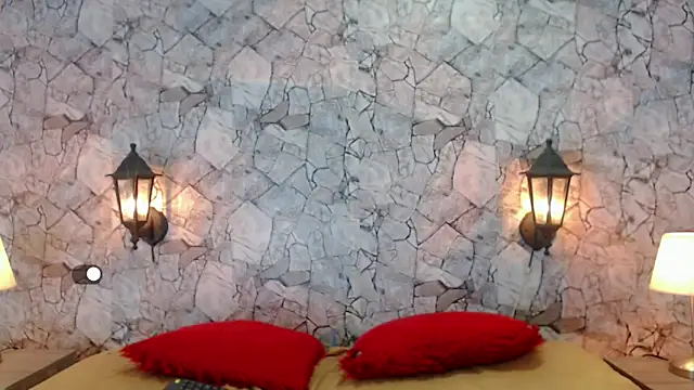 SexyJuliii21 online show from March 6, 2025, 9:42 pm