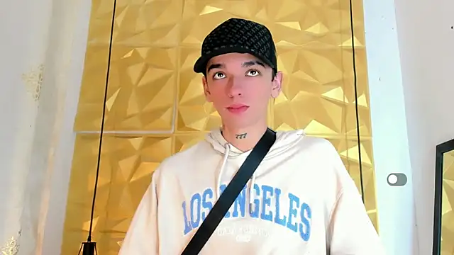 SexyJuliii21 online show from September 11, 2025, 3:17 am