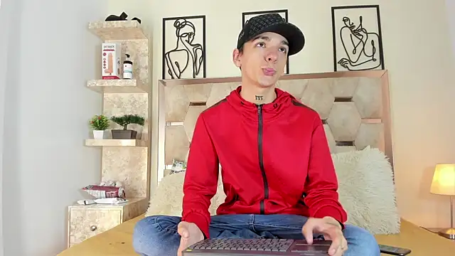 SexyJuliii21 online show from September 19, 2025, 10:10 pm