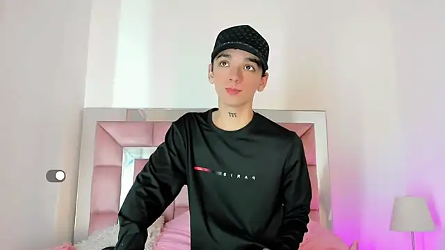 SexyJuliii21 online show from September 26, 2025, 8:13 pm