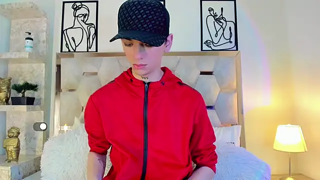 SexyJuliii21 online show from October 1, 2025, 8:48 pm