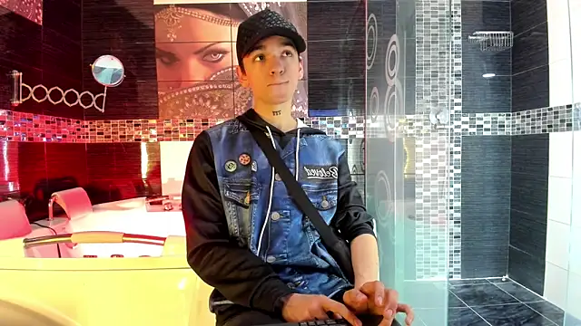 SexyJuliii21 online show from October 4, 2025, 9:46 pm