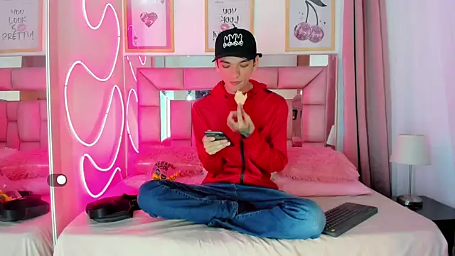 SexyJuliii21 online show from October 11, 2025, 10:30 pm