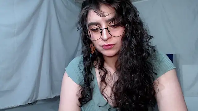 Marci owo online show from December 6, 2024, 7:45 pm