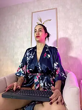 thaliacollins online show from October 12, 2025, 12:26 pm