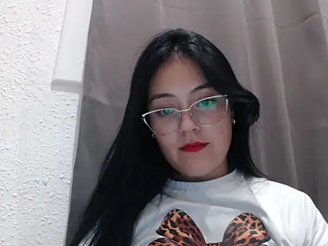 Snapshot of Alisha_99 chatting on November 16, 2025, 7:19 pm Alisha 99 online show from November 16, 2025, 7:19 pm