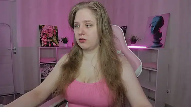 Snapshot of Megan_Violer chatting on May 7, 2026, 5:18 pm Megan Violer online show from May 7, 2026, 5:18 pm