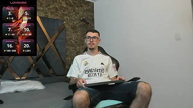 Snapshot of CodyWalkerR chatting on January 25, 2025, 5:08 pm CodyWalkerR online show from January 25, 2025, 5:08 pm