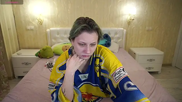 LunaaMayy online show from February 17, 2026, 12:18 am