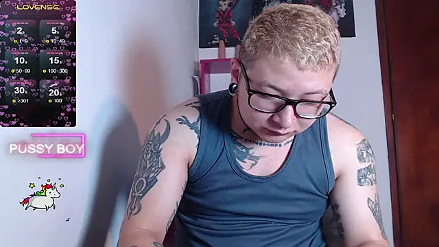 Snapshot of princeFtm chatting on January 31, 2025, 10:10 pm princeFtm online show from January 31, 2025, 10:10 pm