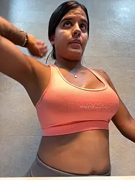 EmelyRogers online show from October 6, 2025, 5:32 pm