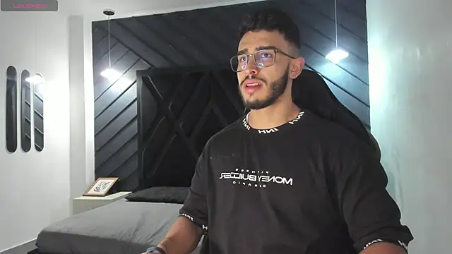 Liam Kleiin online show from November 12, 2025, 11:21 am