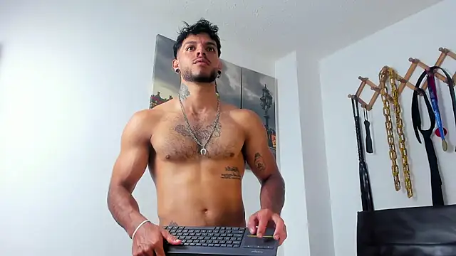 JuanBlade online show from December 21, 2025, 12:12 pm