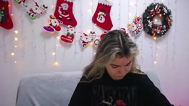TinaRedly online show from December 16, 2024, 9:31 pm