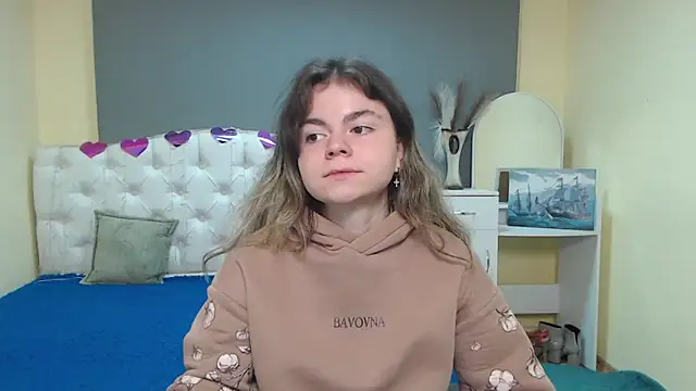 TinaRedly online show from October 15, 2025, 6:35 am