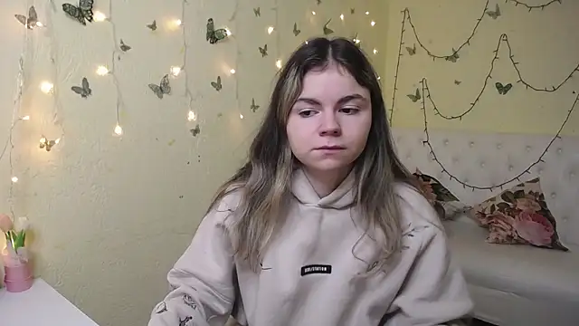 TinaRedly online show from March 16, 2026, 6:56 pm