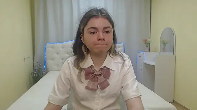 TinaRedly online show from July 2, 2026, 5:41 pm