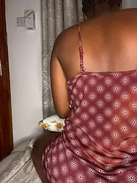 black-berry01 online show from October 18, 2025, 1:30 am