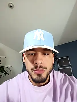 SilvaBranko online show from November 17, 2025, 1:33 am