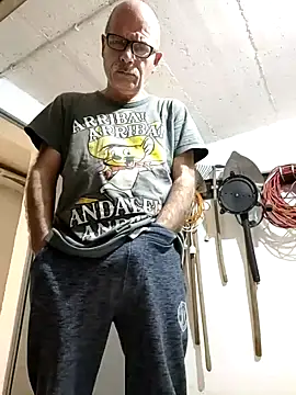 bottomhairy online show from February 27, 2025, 8:42 pm