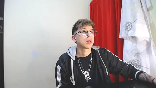  Thomas hot  online show from January 3, 2025, 11:55 pm