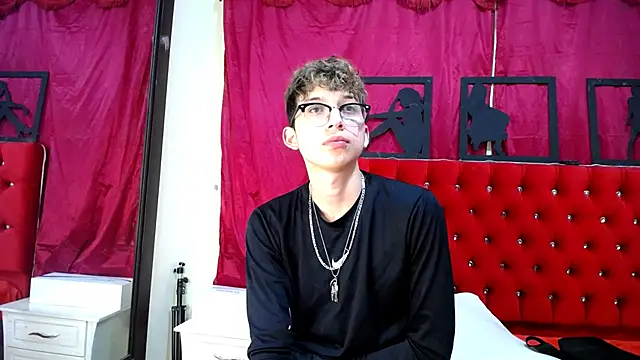  Thomas hot  online show from February 16, 2025, 7:27 pm