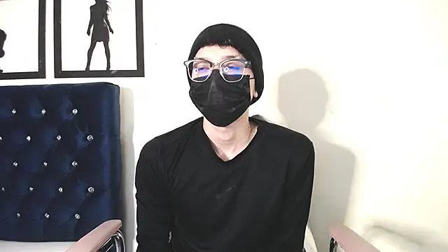  Thomas hot  online show from October 2, 2025, 4:41 am