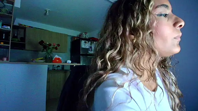 Snapshot of megan_collins96 chatting on February 3, 2026, 11:21 pm megan collins96 online show from February 3, 2026, 11:21 pm