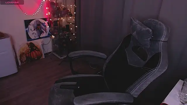 lissamuff online show from September 14, 2025, 5:12 pm