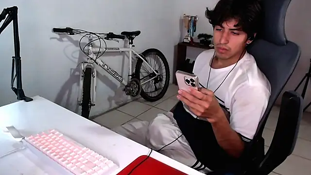 Thieves9 online show from September 8, 2025, 5:12 pm