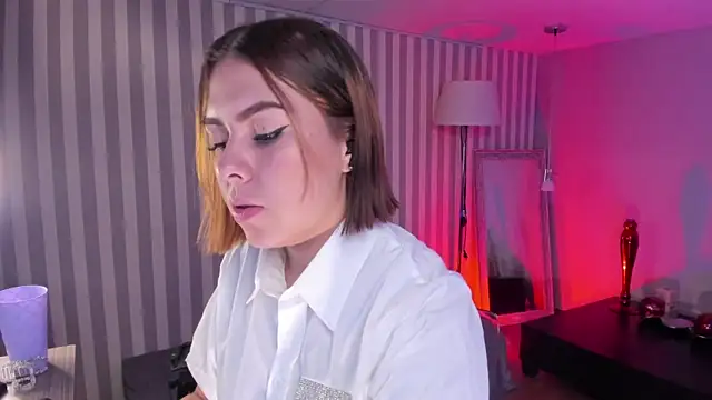 ArianaBaker online show from January 8, 2025, 1:31 pm