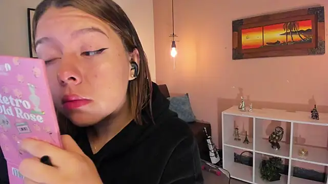 ArianaBaker online show from March 4, 2025, 12:33 pm