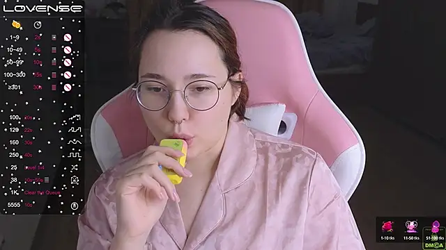 Airyhill online show from December 8, 2024, 5:33 pm