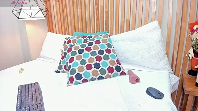 Ginger Winn online show from March 6, 2025, 11:09 pm