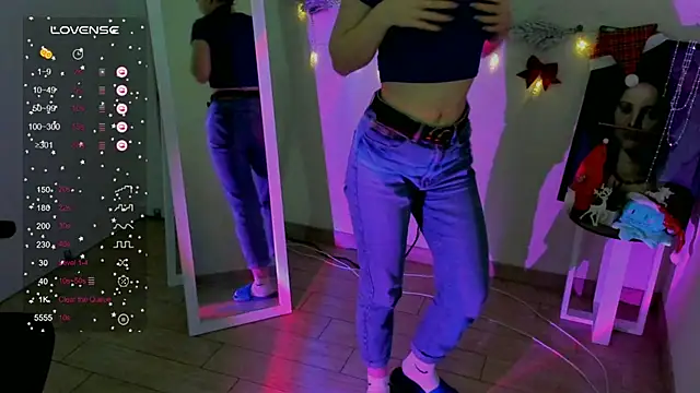 Snapshot of Florence_meow chatting on December 17, 2024, 7:29 am Florence meow online show from December 17, 2024, 7:29 am