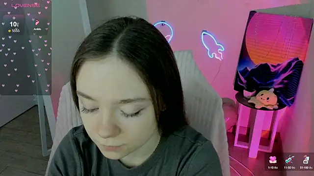 Snapshot of Florence_meow chatting on February 19, 2025, 7:50 am Florence meow online show from February 19, 2025, 7:50 am