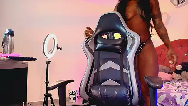 lilit kyteler online show from September 14, 2025, 2:11 am