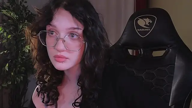 ELLIEJAY online show from October 15, 2025, 5:18 am