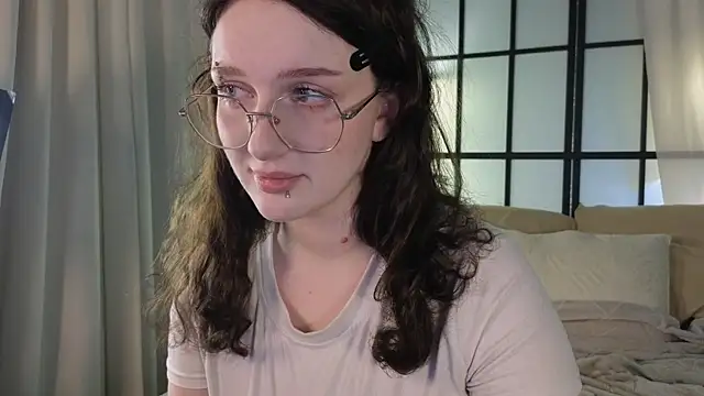 ELLIEJAY online show from November 14, 2025, 5:28 am