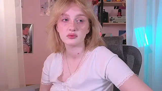 ELLIEJAY online show from March 17, 2026, 5:11 am