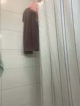 Elrubiolargo online show from December 25, 2024, 2:13 pm