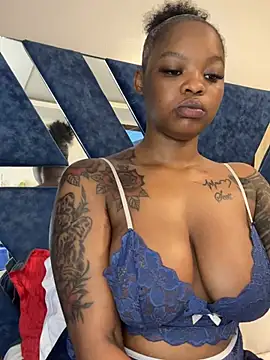 SexxyLunar online show from April 15, 2026, 1:34 am