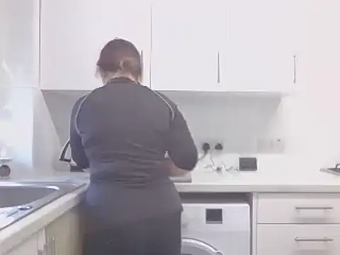 magical mia online show from March 19, 2025, 9:17 am