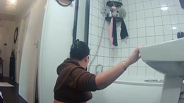 magical mia online show from October 9, 2025, 1:09 pm