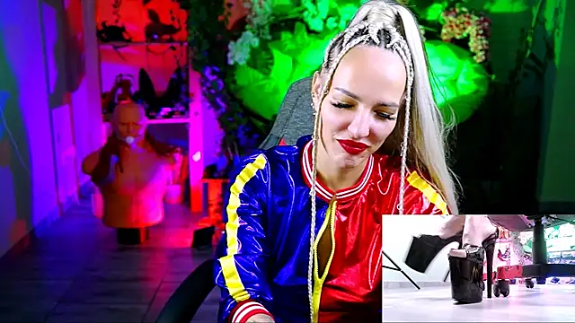 MonicaMaxwel online show from October 26, 2025, 11:16 am