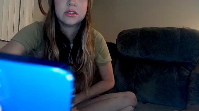 Snapshot of molly_witha_chance chatting on November 29, 2025, 7:33 am molly witha chance online show from November 29, 2025, 7:33 am