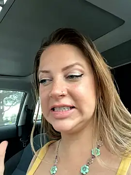 Snapshot of molly_witha_chance chatting on February 11, 2026, 10:26 pm molly witha chance online show from February 11, 2026, 10:26 pm