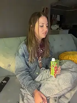 Snapshot of molly_witha_chance chatting on March 13, 2026, 12:23 pm molly witha chance online show from March 13, 2026, 12:23 pm