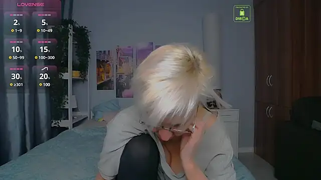 HelgaHimmell online show from December 13, 2024, 4:16 pm